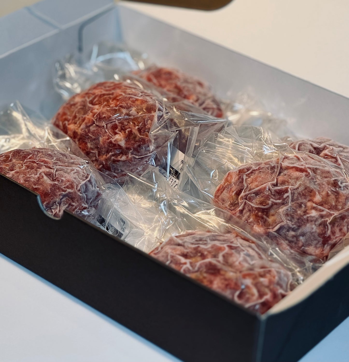 「まるで赤身のステーキ!?」幻の和牛ハンバーグセット【6個入】[送料無料]